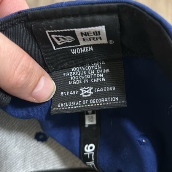 Women’s Toronto Bluejays Hat, Floral Bill - Picture 4 of 6